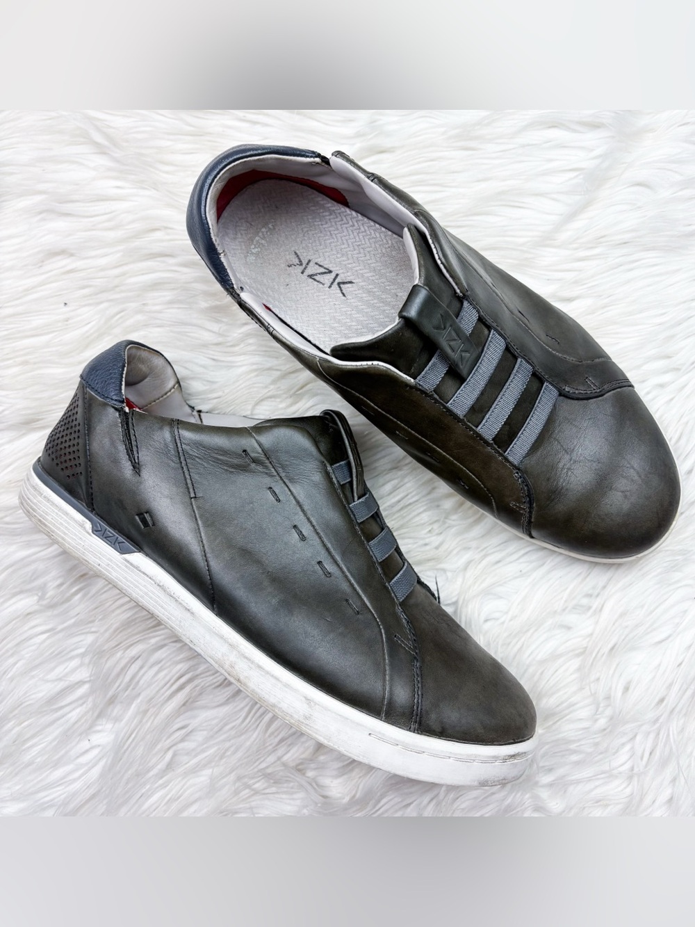 Kizik New York Leather Slip On Sneaker Shoe Gray Grey Mens Size 10.5 WIDE